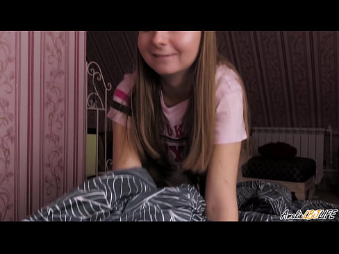 ❤️ Blondina îi suge adânc prietenei ei și primește spermă în gură ☑  at ro.elitemangas.top ☑
